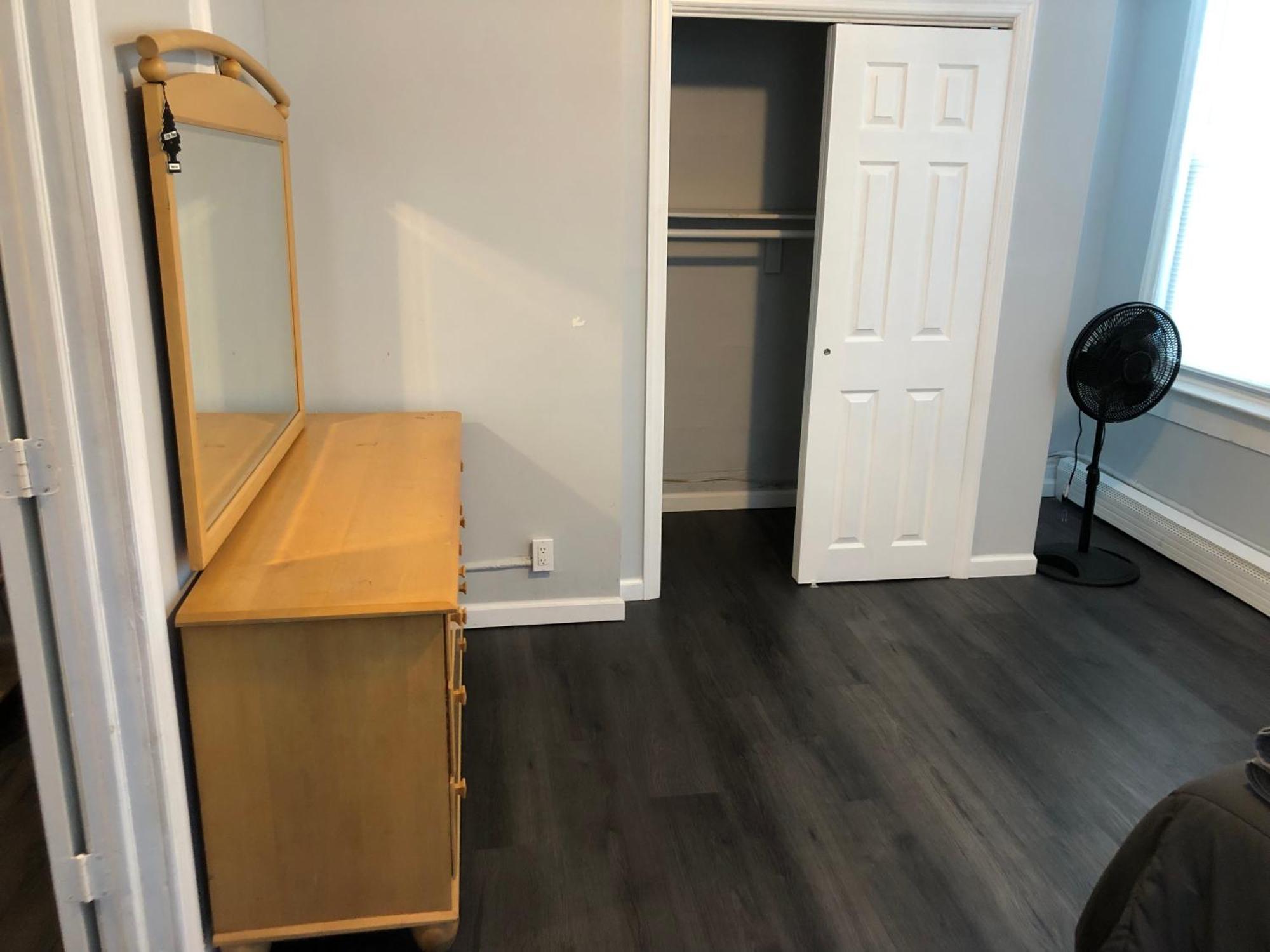 Private 2-Bedroom With Free Parking And Direct Bus To Nyc Manhattan Only 2 Blocks Away ليندن المظهر الخارجي الصورة
