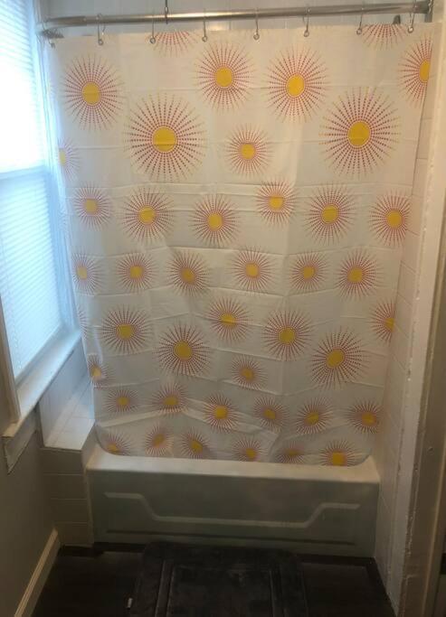 Private 2-Bedroom With Free Parking And Direct Bus To Nyc Manhattan Only 2 Blocks Away ليندن المظهر الخارجي الصورة